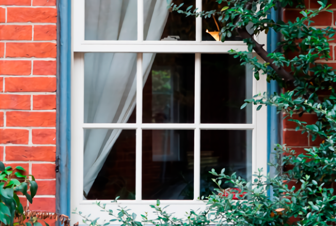 The Benefits of Insulated Glass for a Commercial Building