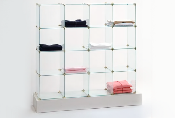 How to choose the right Glass Display Cubes to enhance your store