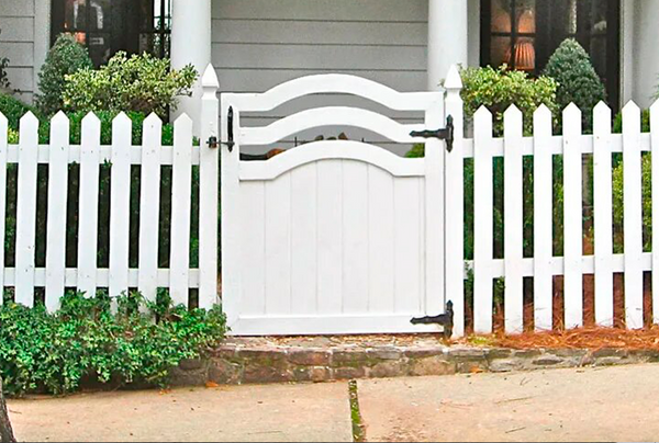 5 Benefits of Installing Gates with Doors for Your Property